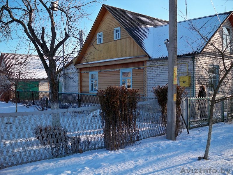 Продам бревенчатый жилой дом - Изображение #1, Объявление #258045